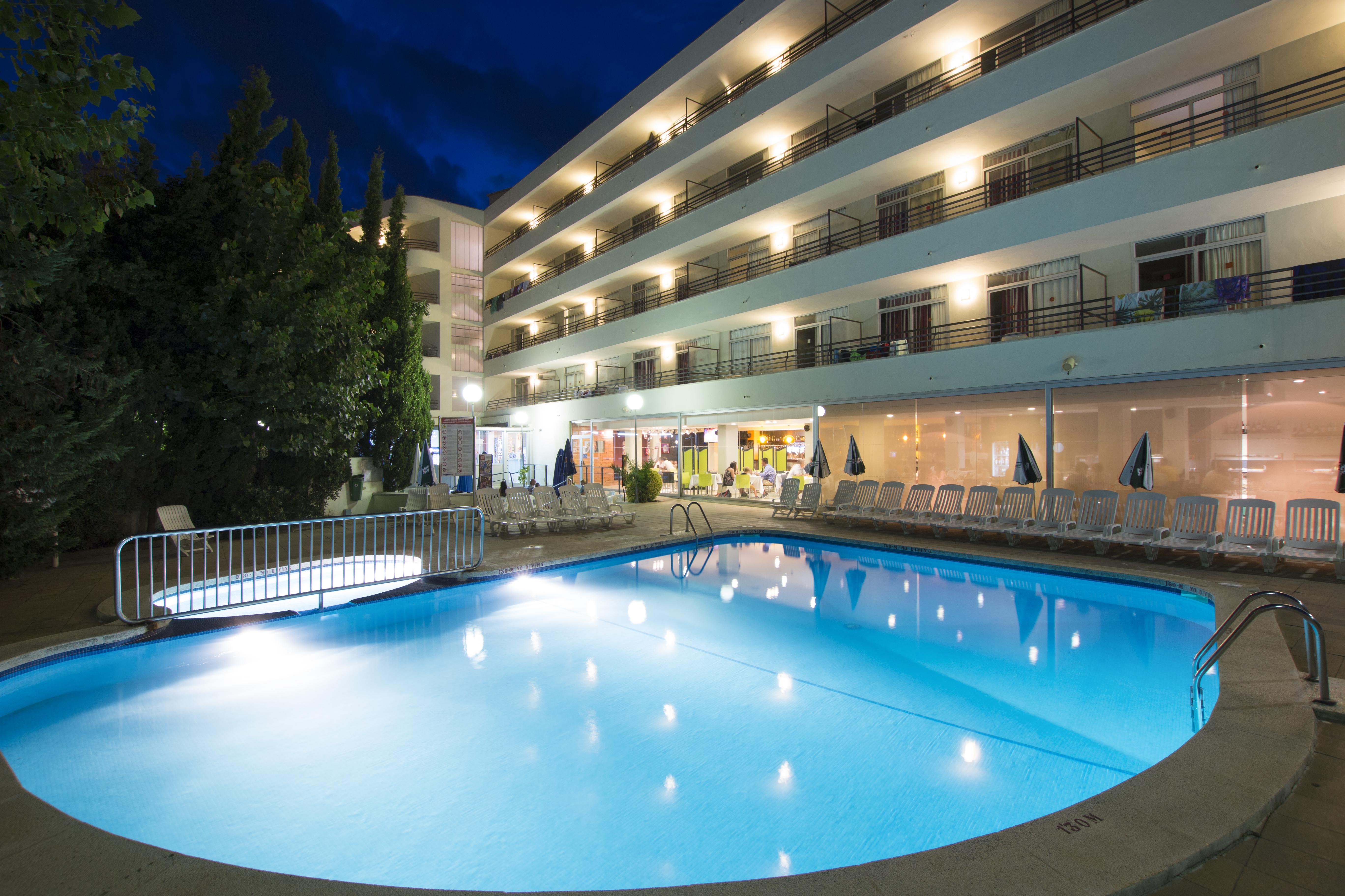 Medplaya Aparthotel Esmeraldas Tossa de Mar Exterior foto